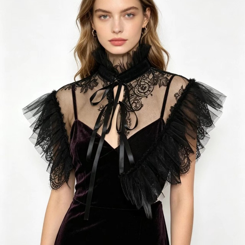 Costumes - Faux col en dentelle et tulle